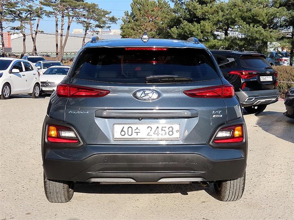 HYUNDAI Kona - Vista 4
