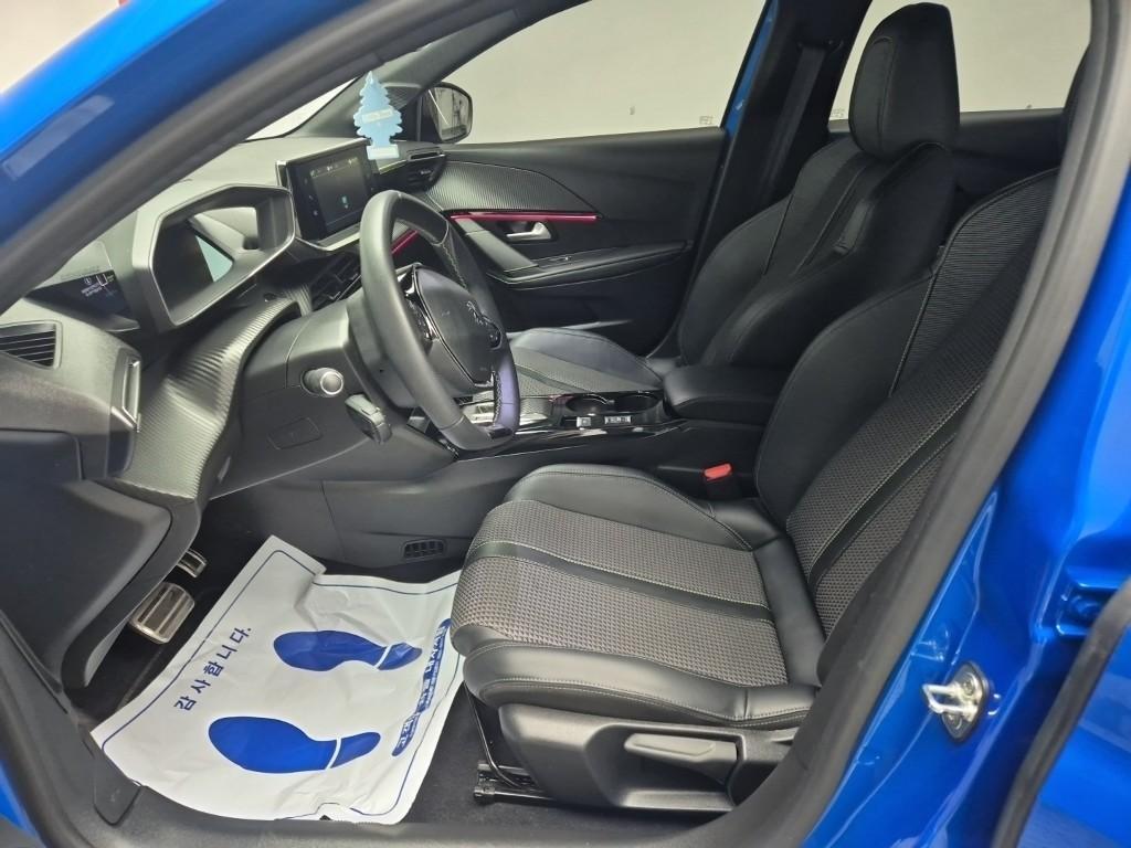 Peugeot 208 - Vista 11