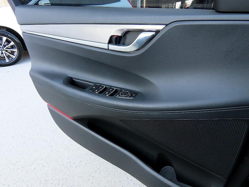 HYUNDAI Grandeur - Vista 11