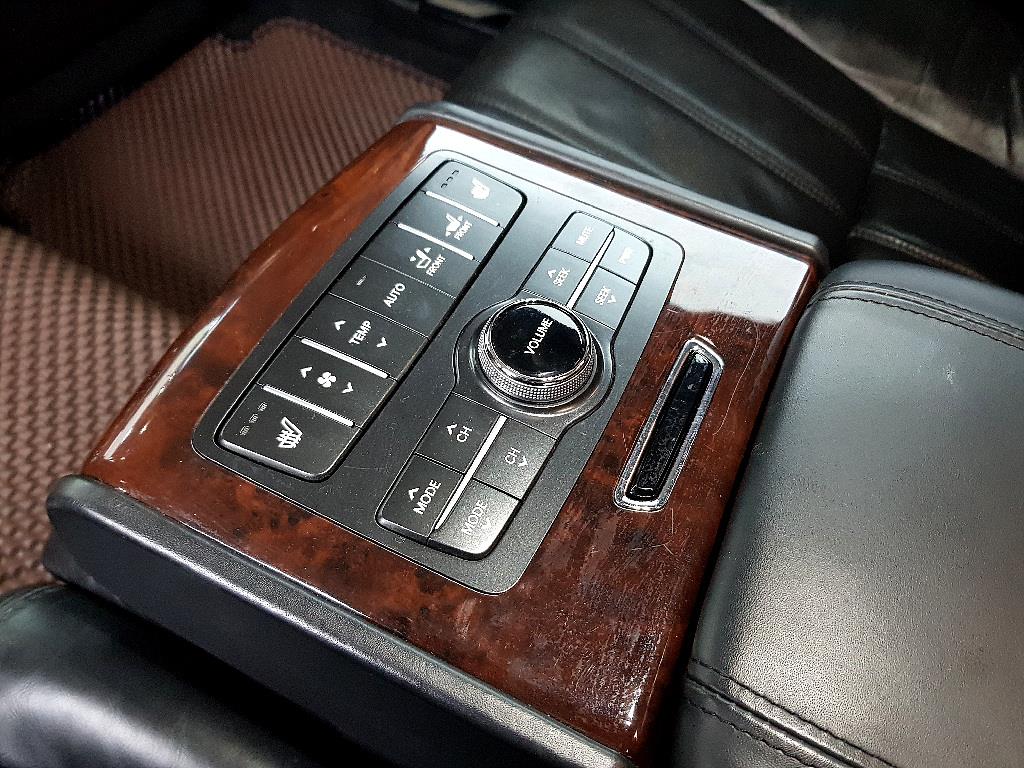 HYUNDAI Equus 2011 Negro - Importación desde Corea - HF Imports Iquique - Foto 13