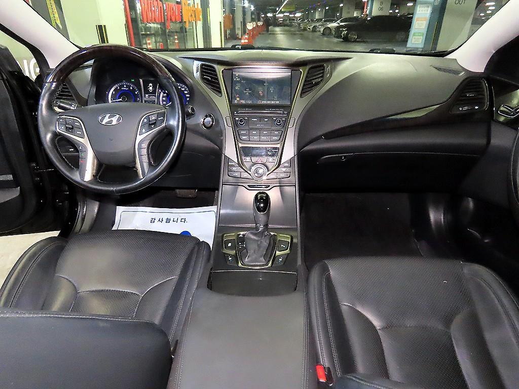 HYUNDAI Grandeur - Vista 10