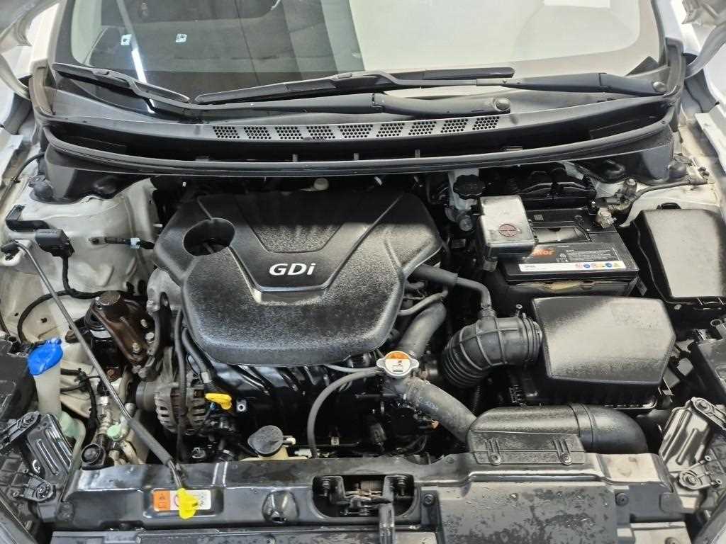 HYUNDAI Avante - Vista 5