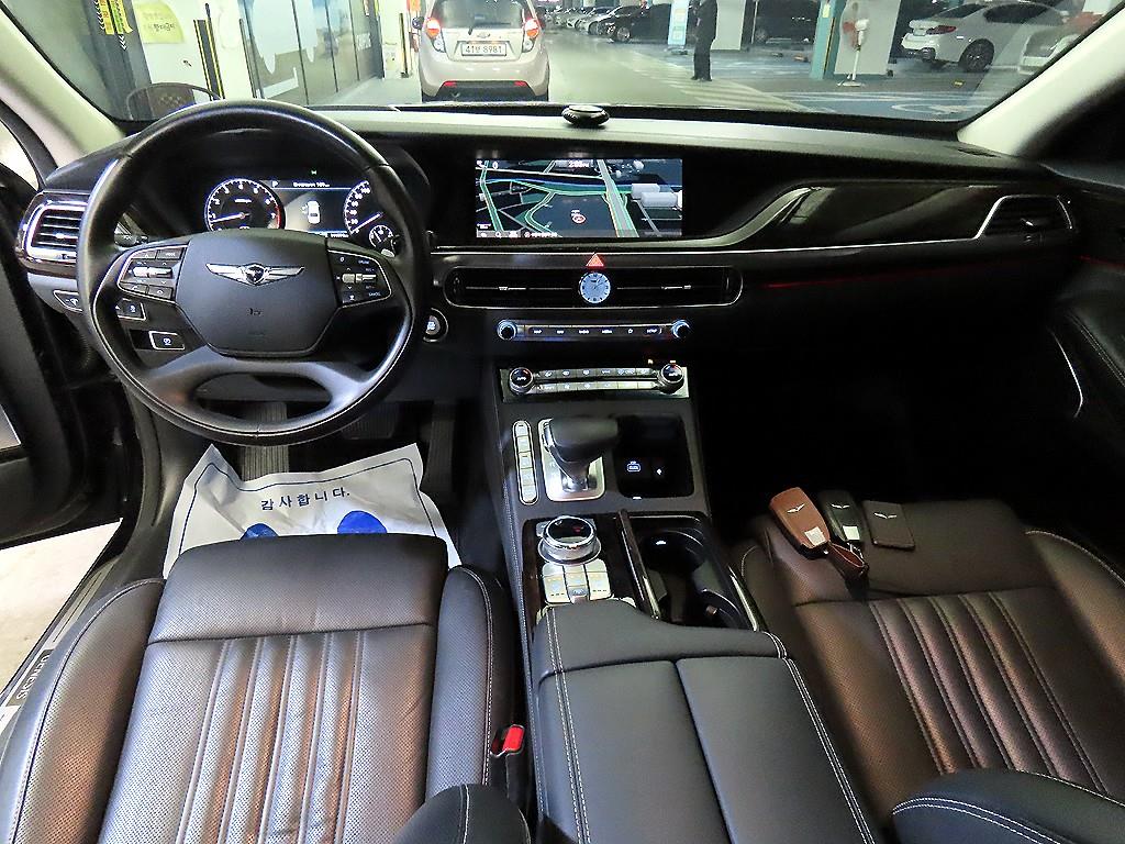 Genesis G90 - Vista 10