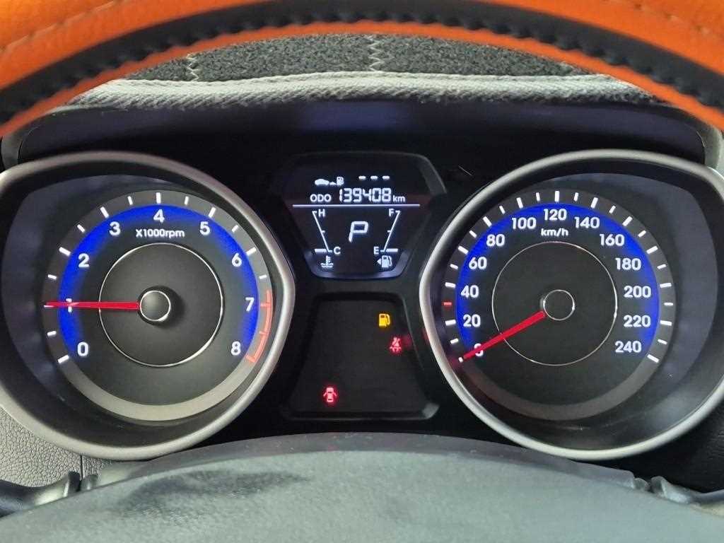 HYUNDAI Avante - Vista 6