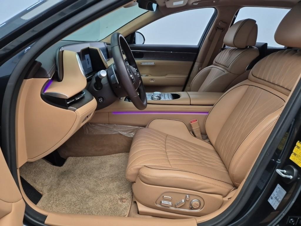 Genesis G90 - Vista 11