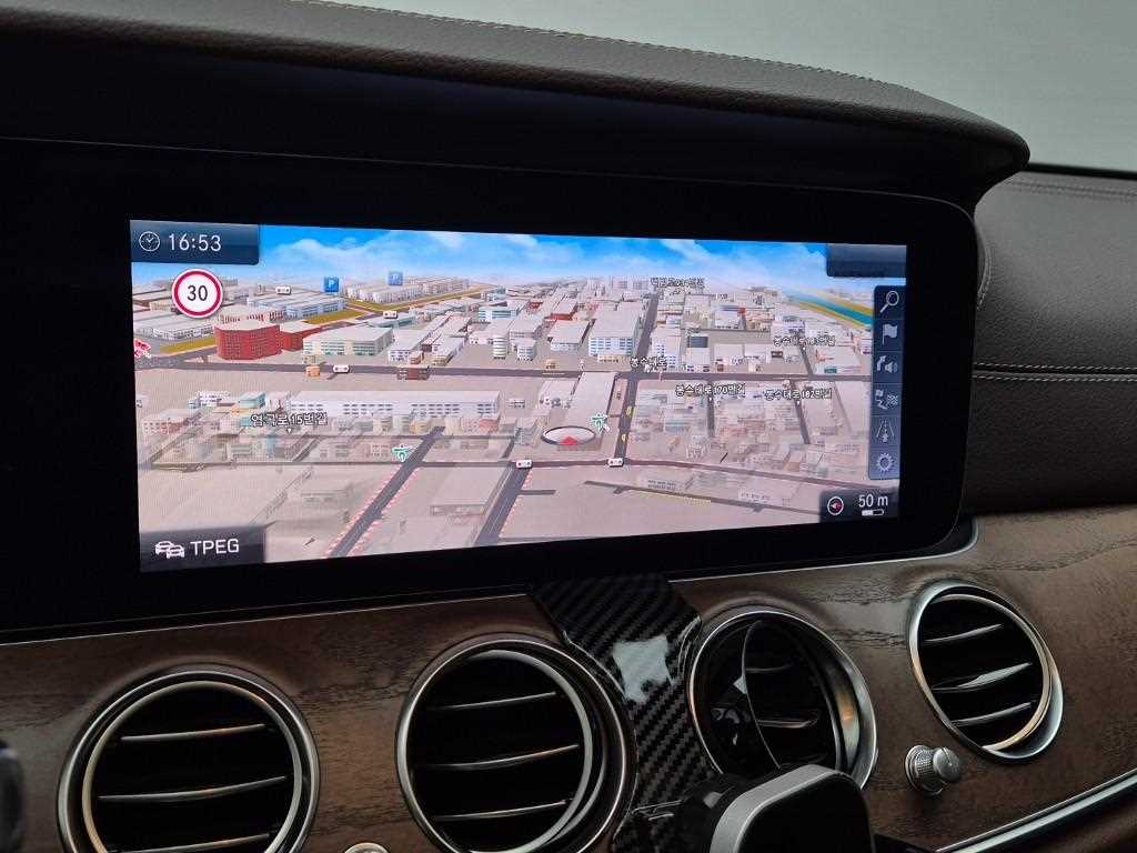 Mercedes Benz E class 2017 Plateado - Importación desde Corea - HF Imports Iquique - Foto 14