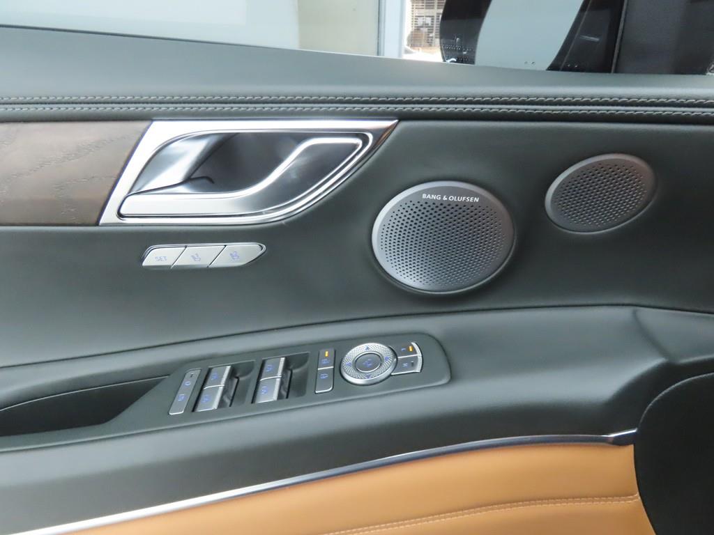 Genesis GV80 - Vista 9