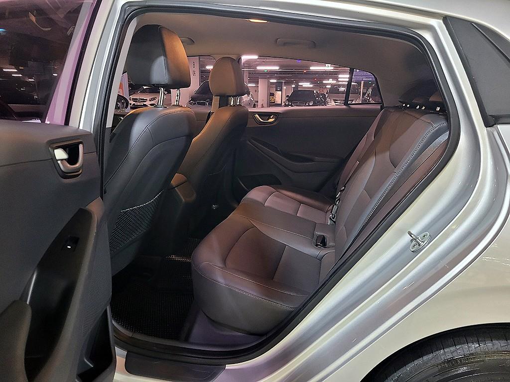 HYUNDAI Ioniq - Vista 8