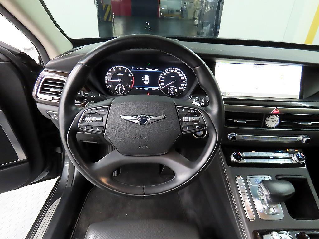 Genesis G90 - Vista 9