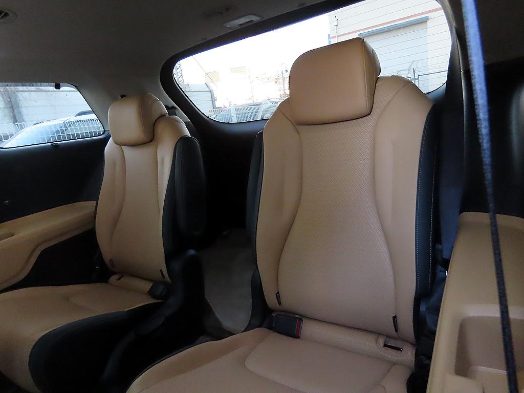 KIA Carnival - Vista 7