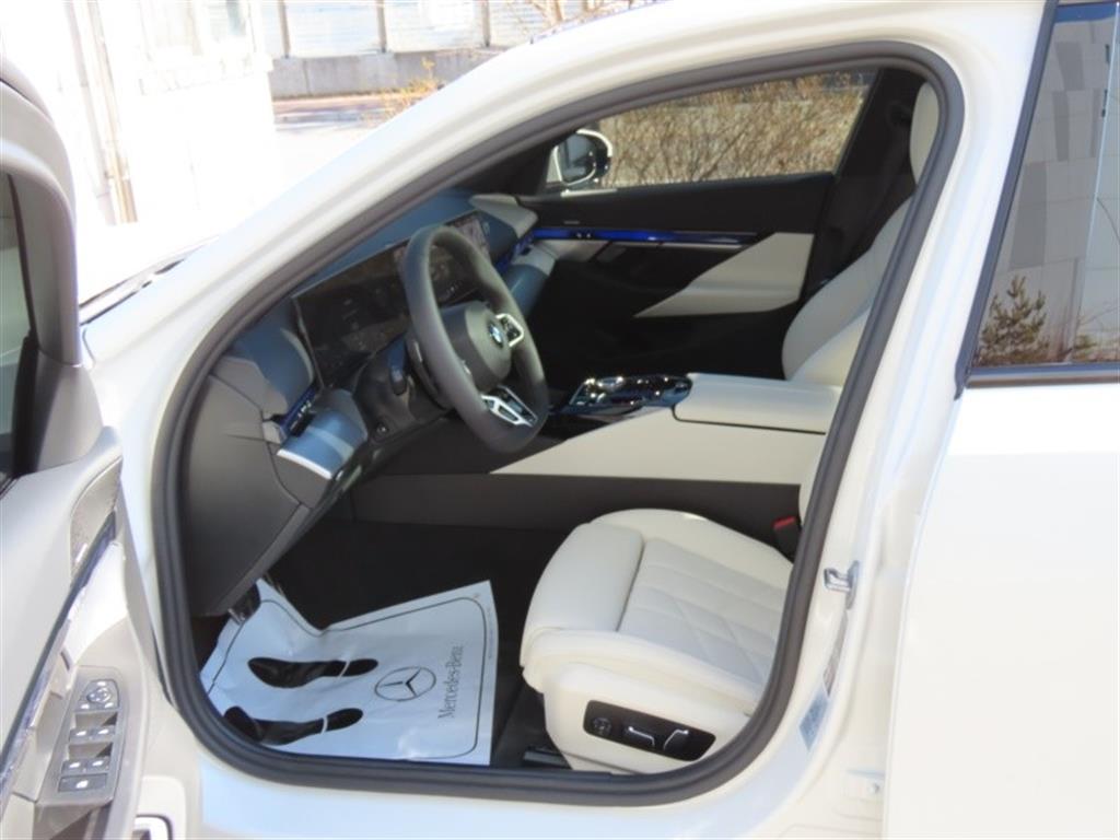 BMW 5 Series 2025 Blanco - Importación desde Corea - HF Imports Iquique - Foto 13