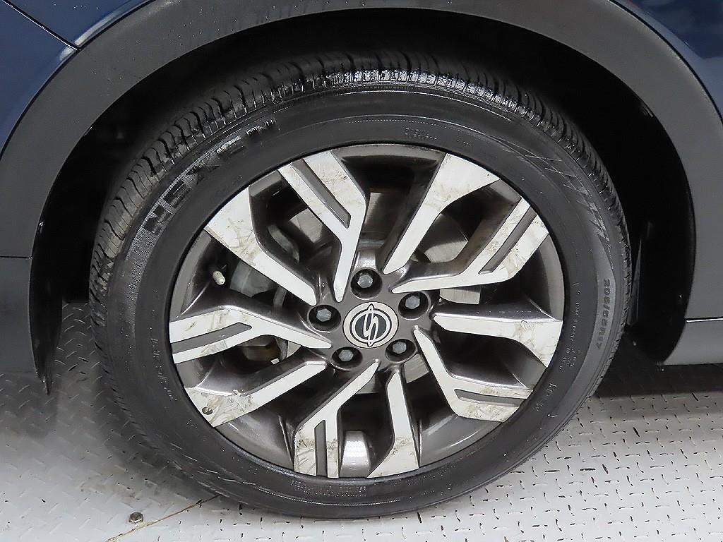 Ssangyong Tivoli - Vista 9