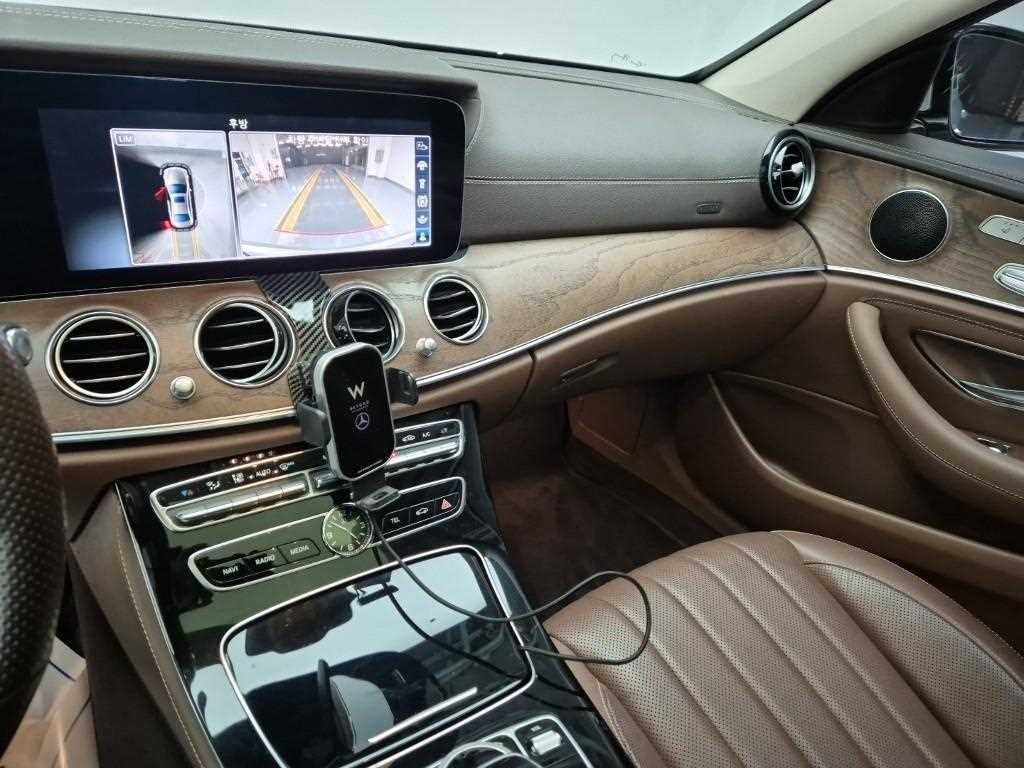 Mercedes Benz E class - Vista 10