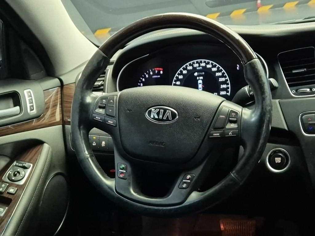 KIA K7 - Vista 9