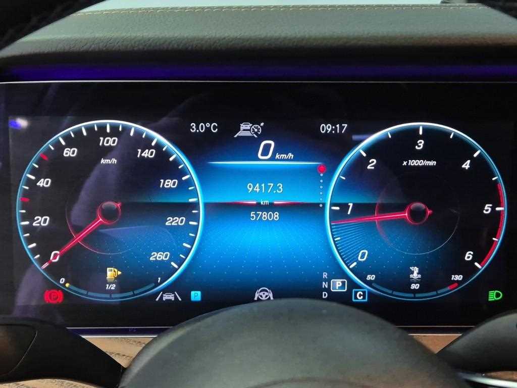 Mercedes Benz E class - Vista 6