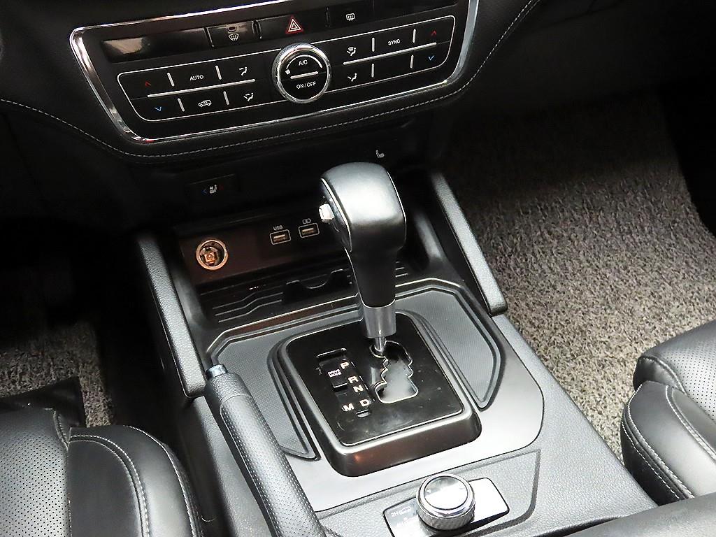 Ssangyong Rexton - Vista 10