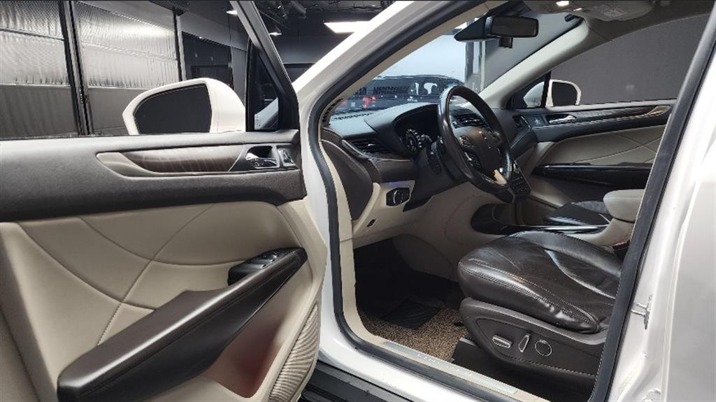 Lincoln MKC - Vista 10