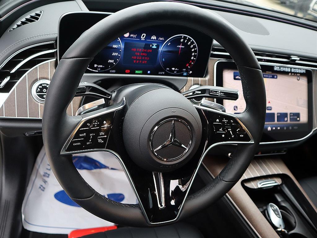 Mercedes Benz E class - Vista 8