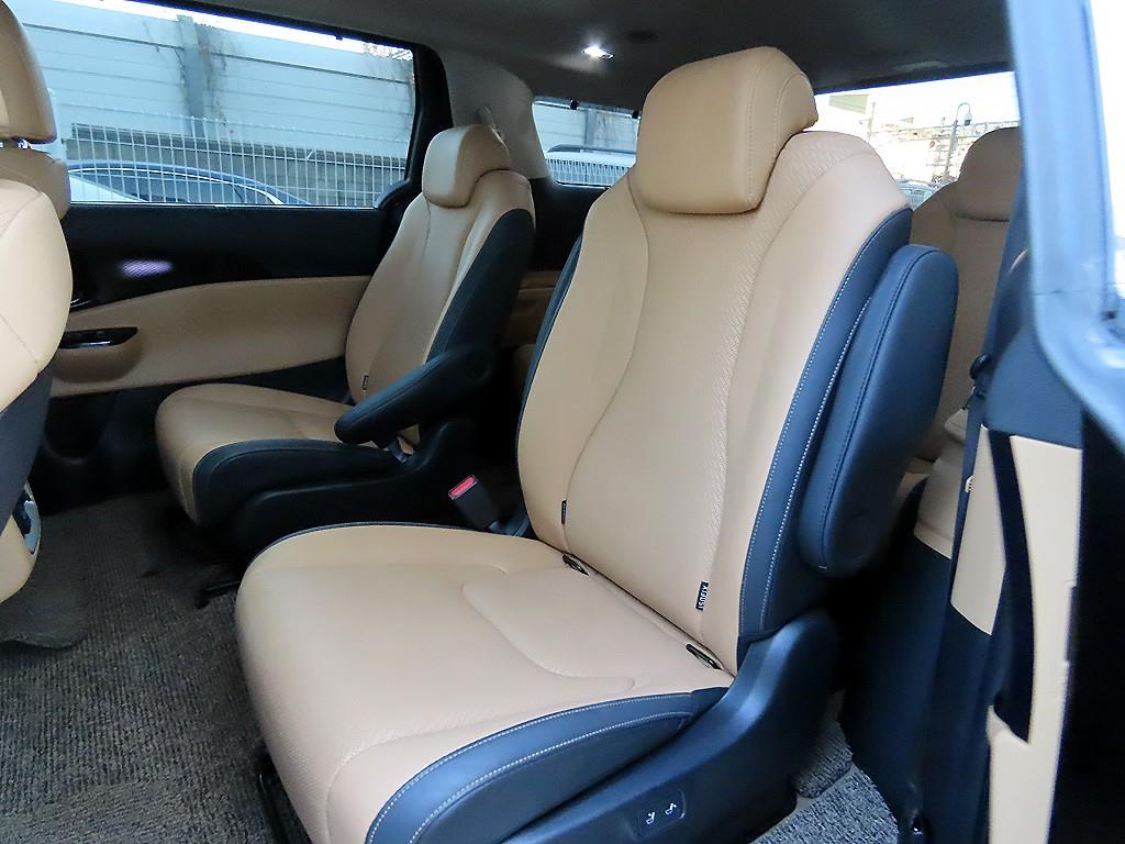 KIA Carnival - Vista 6