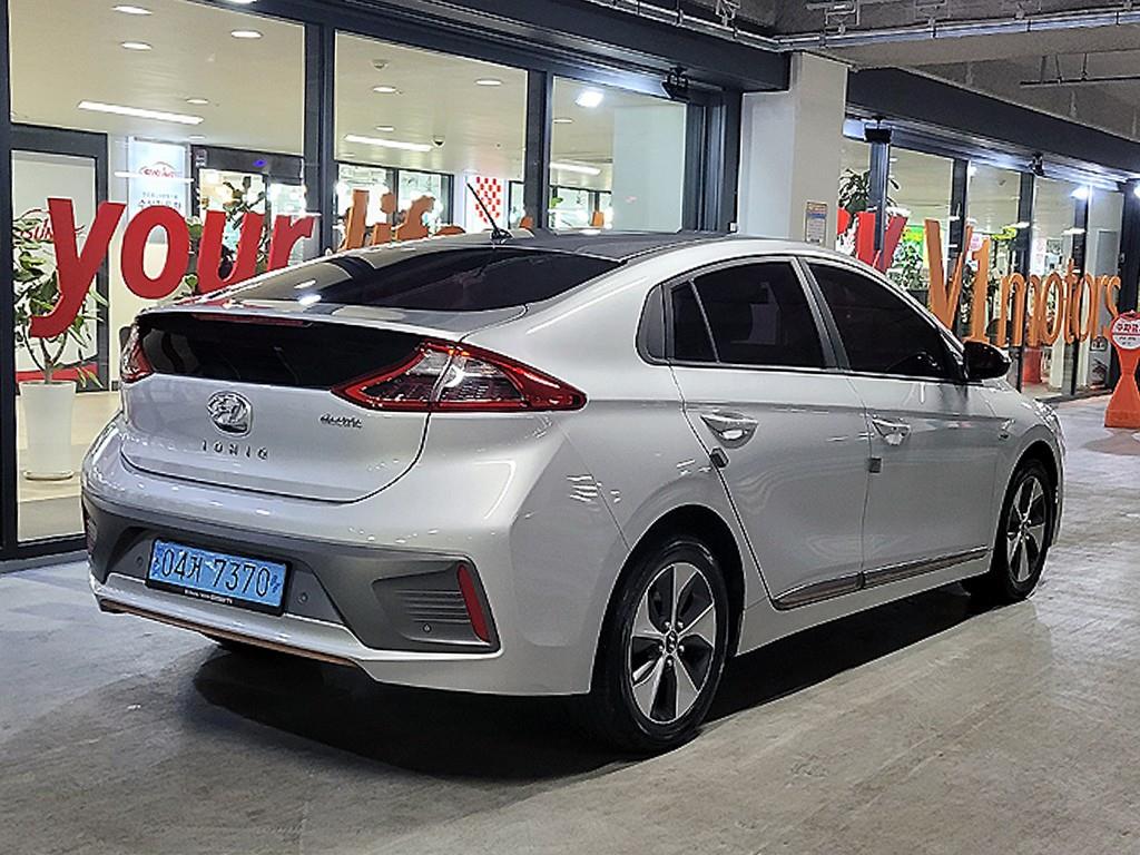 HYUNDAI Ioniq - Vista 4