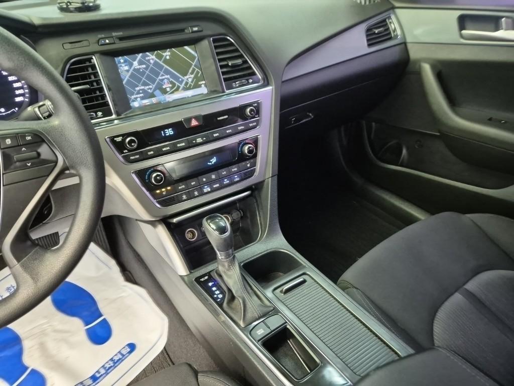 HYUNDAI Sonata - Vista 10