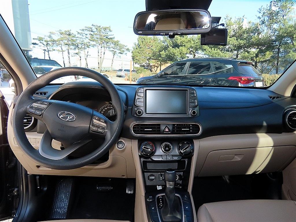 HYUNDAI Kona - Vista 7