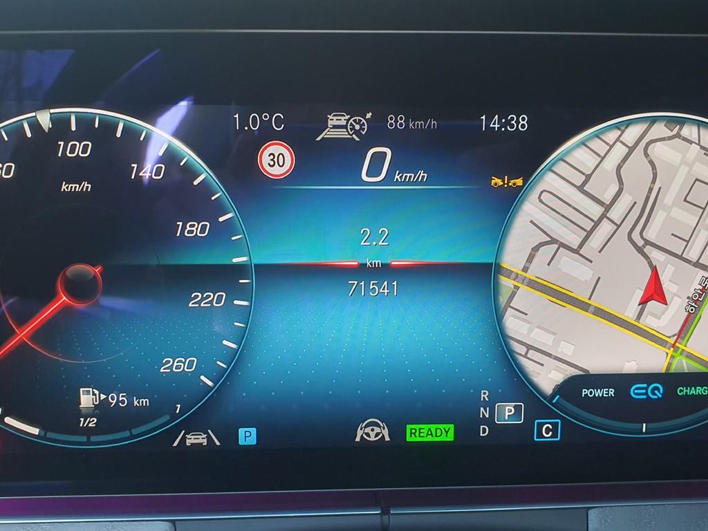 Mercedes Benz E class - Vista 11