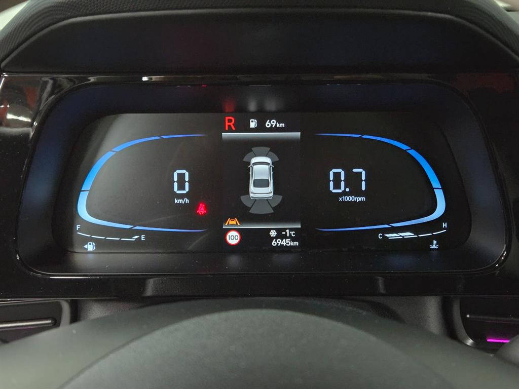 HYUNDAI Avante - Vista 10