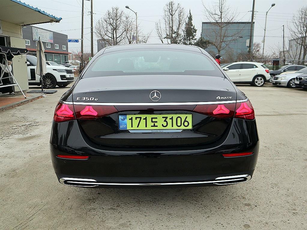 Mercedes Benz E class - Vista 4