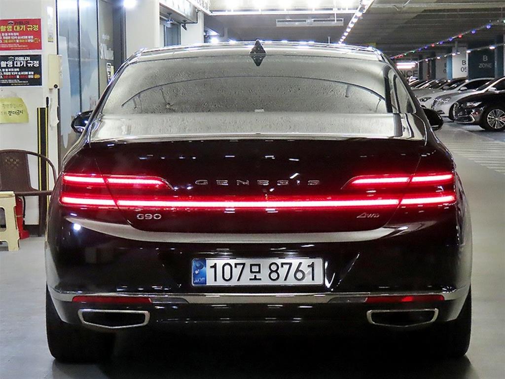 Genesis G90 - Vista 5