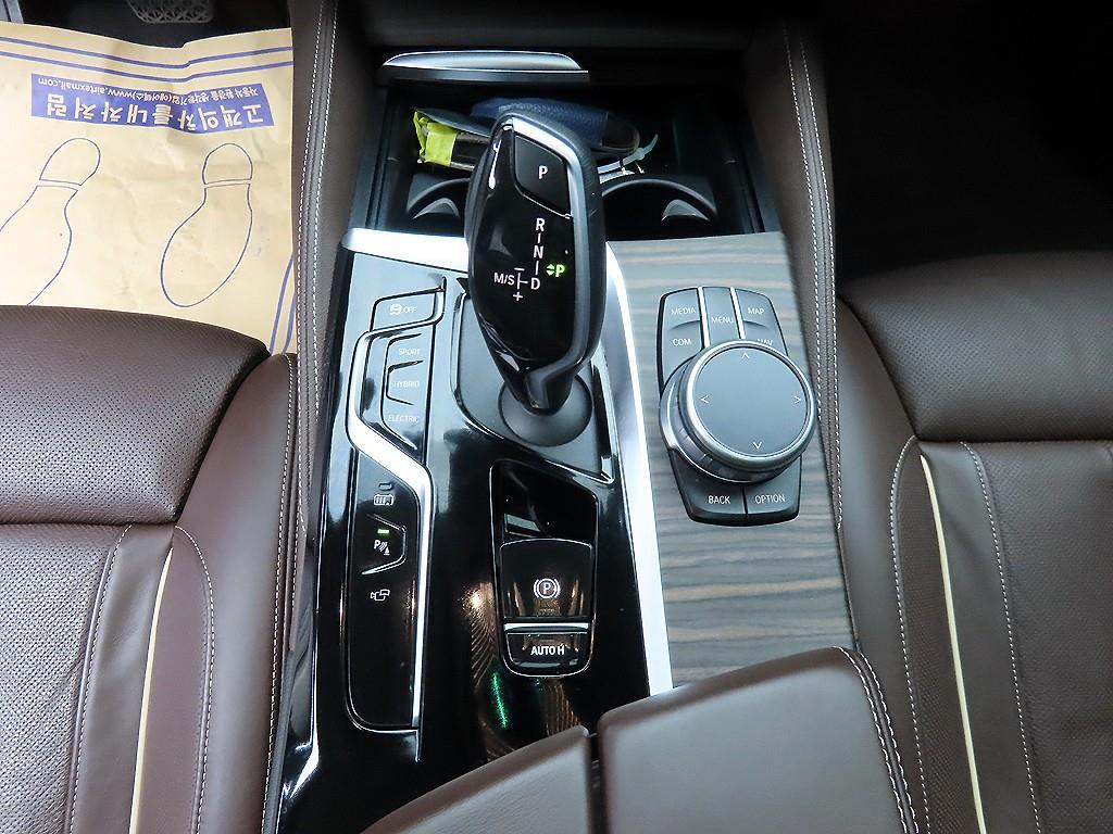 BMW 5 Series - Vista 10