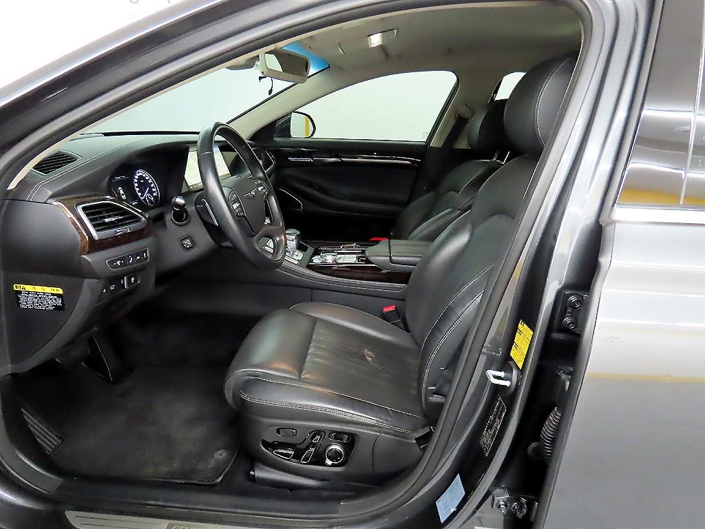 Genesis G90 - Vista 5