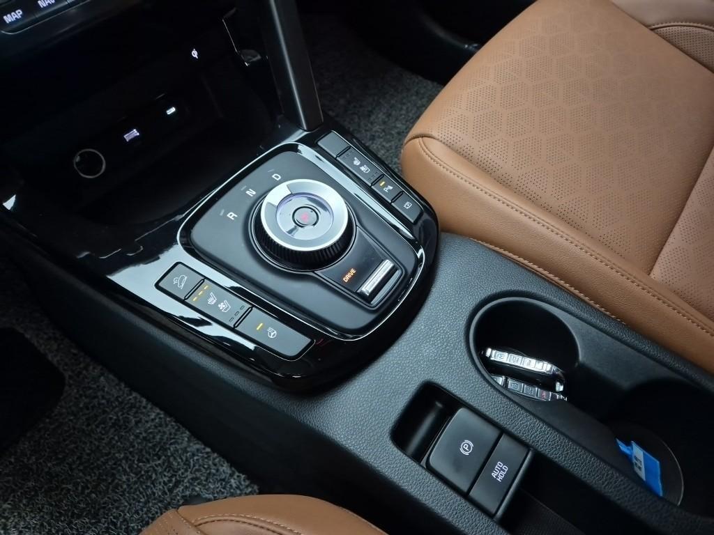 KIA Seltos - Vista 8