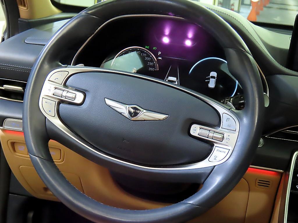 Genesis GV80 - Vista 8