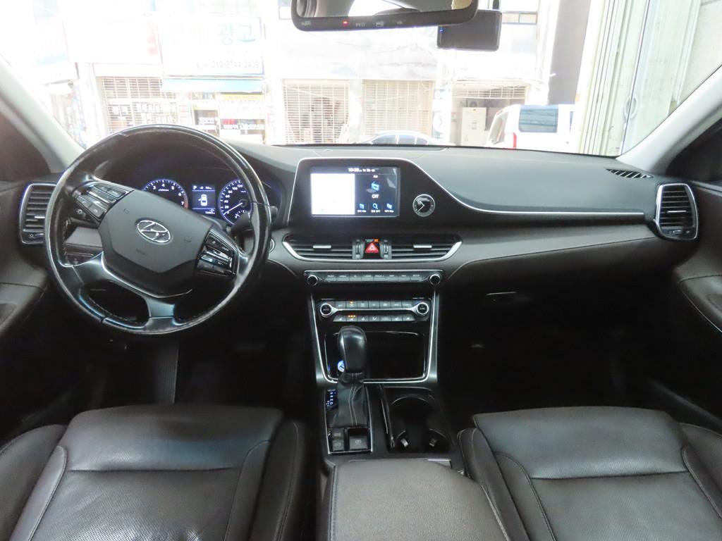 HYUNDAI Grandeur - Vista 7