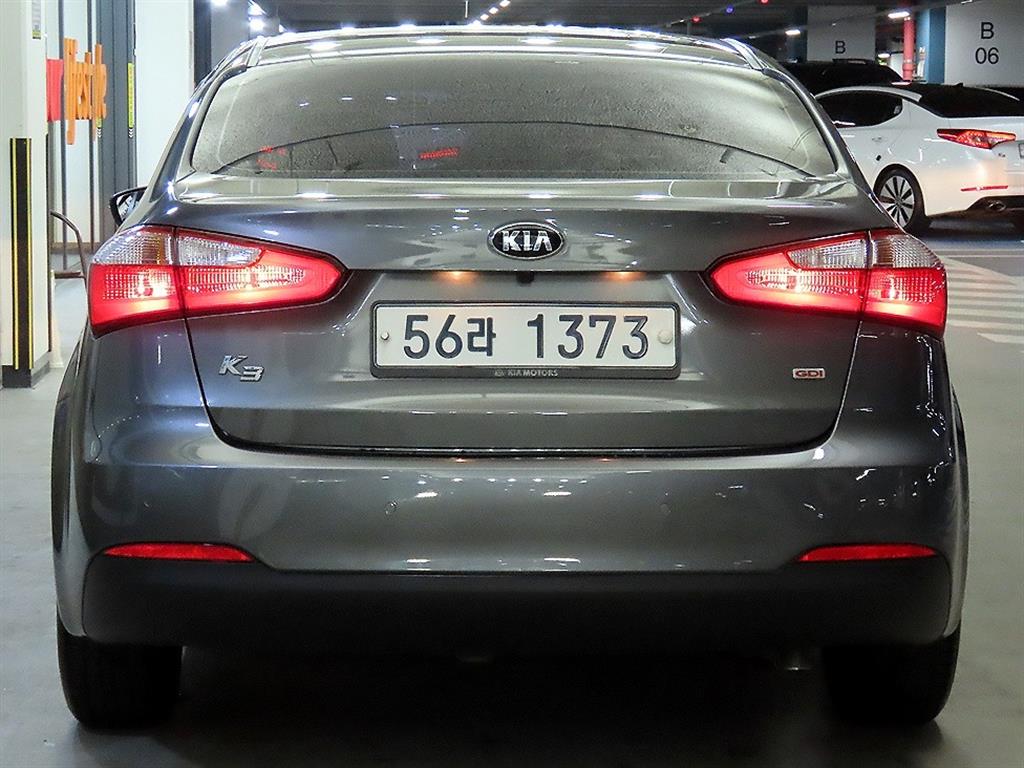 KIA K3 - Vista 5