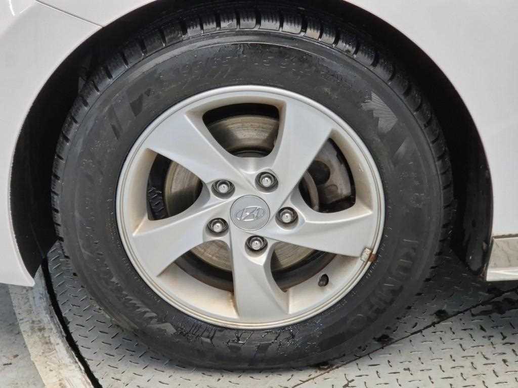 HYUNDAI Avante 2012 Blanco - Importación desde Corea - HF Imports Iquique - Foto 17