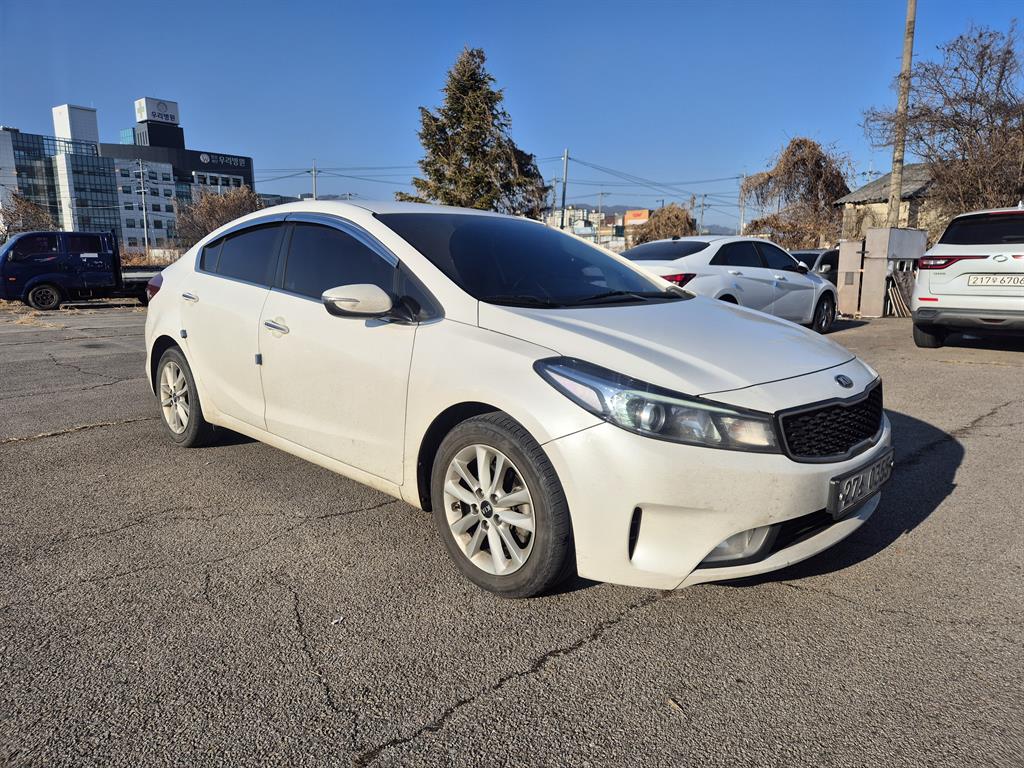 KIA K3 2016 Blanco - Importación desde Corea - HF Imports Iquique - Foto 1