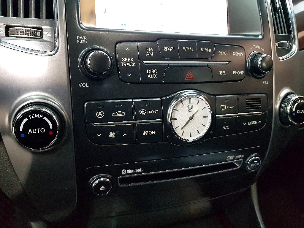 HYUNDAI Equus - Vista 11