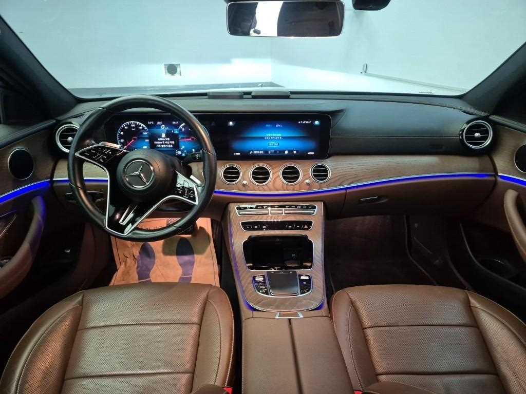 Mercedes Benz E class - Vista 7