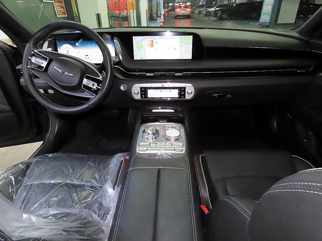 Genesis G90 - Vista 10