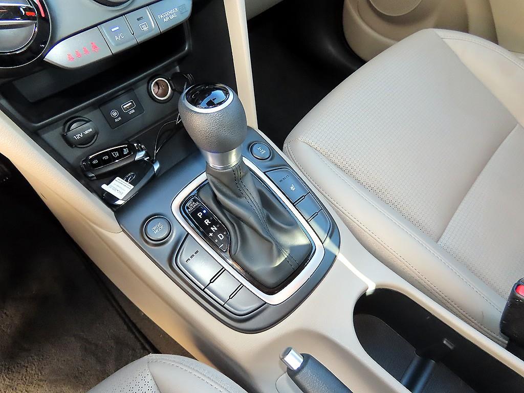 HYUNDAI Kona - Vista 10