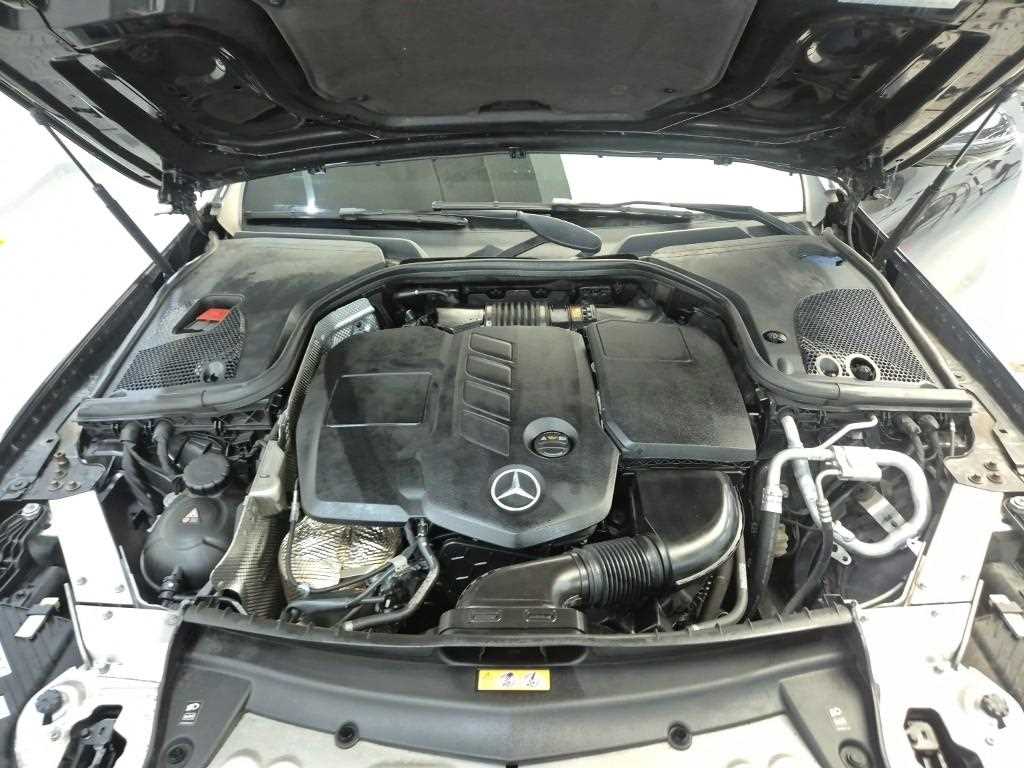 Mercedes Benz E class - Vista 5