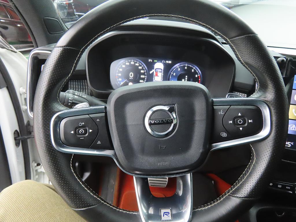 Volvo XC40 - Vista 8