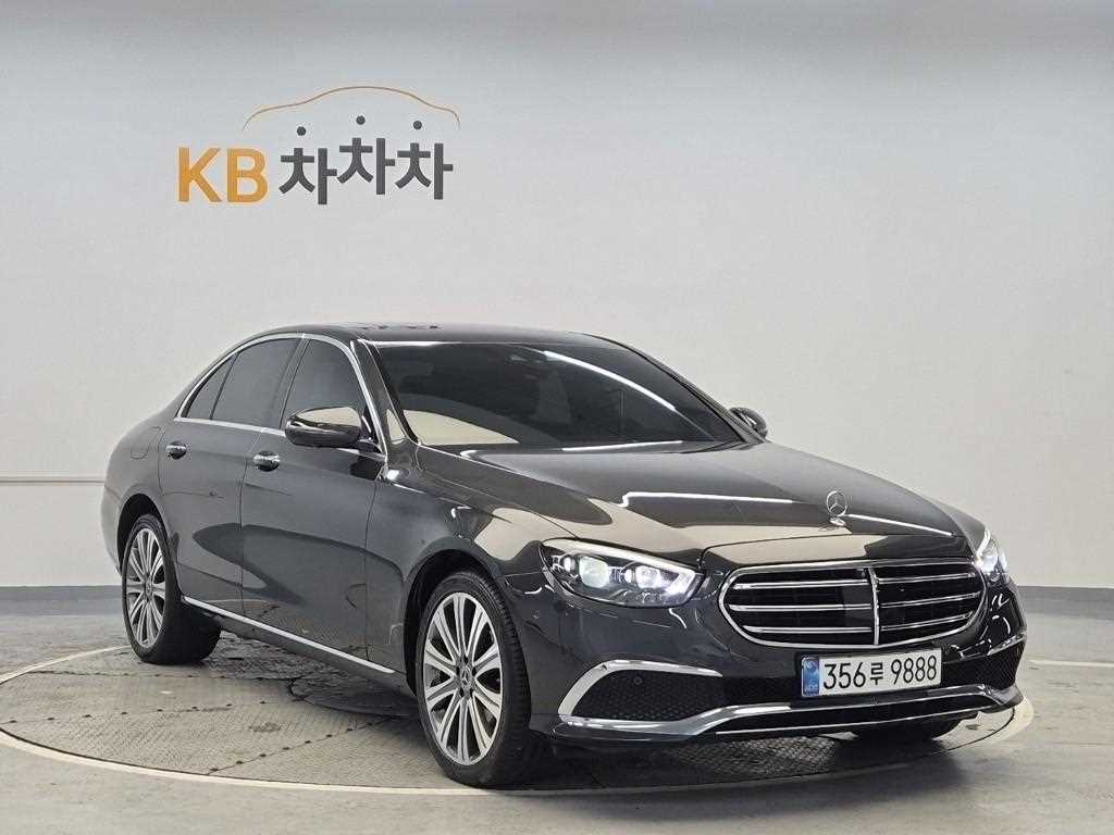 Mercedes Benz E class - Vista 4