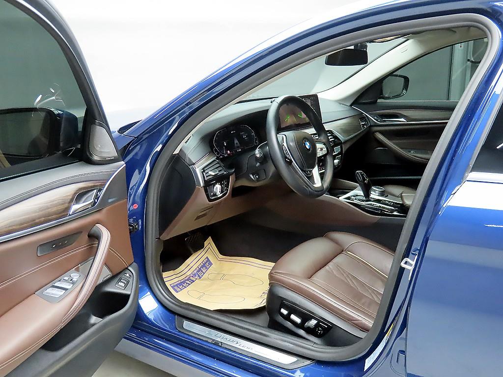 BMW 5 Series - Vista 5