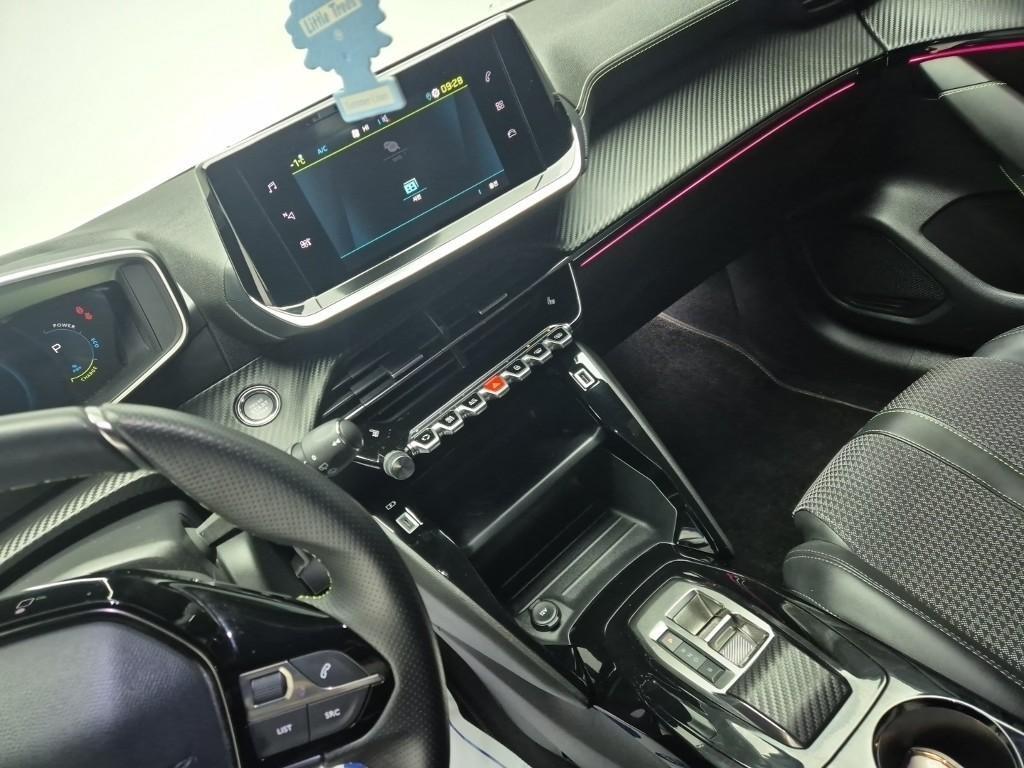 Peugeot 208 - Vista 10