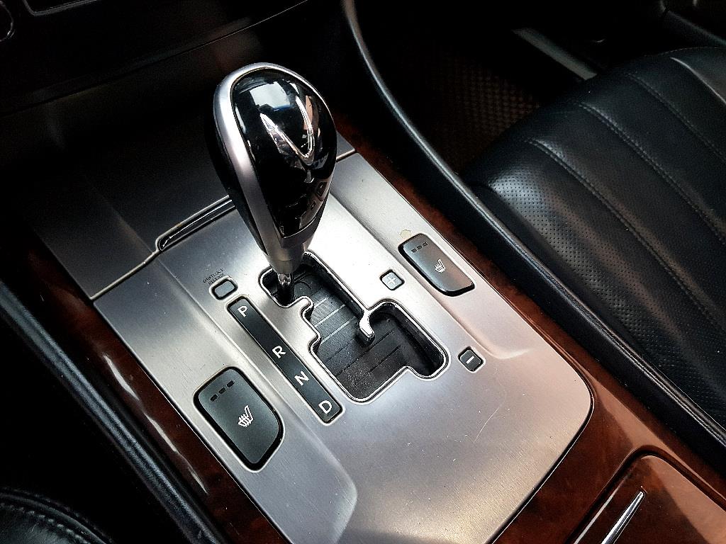 HYUNDAI Equus - Vista 12