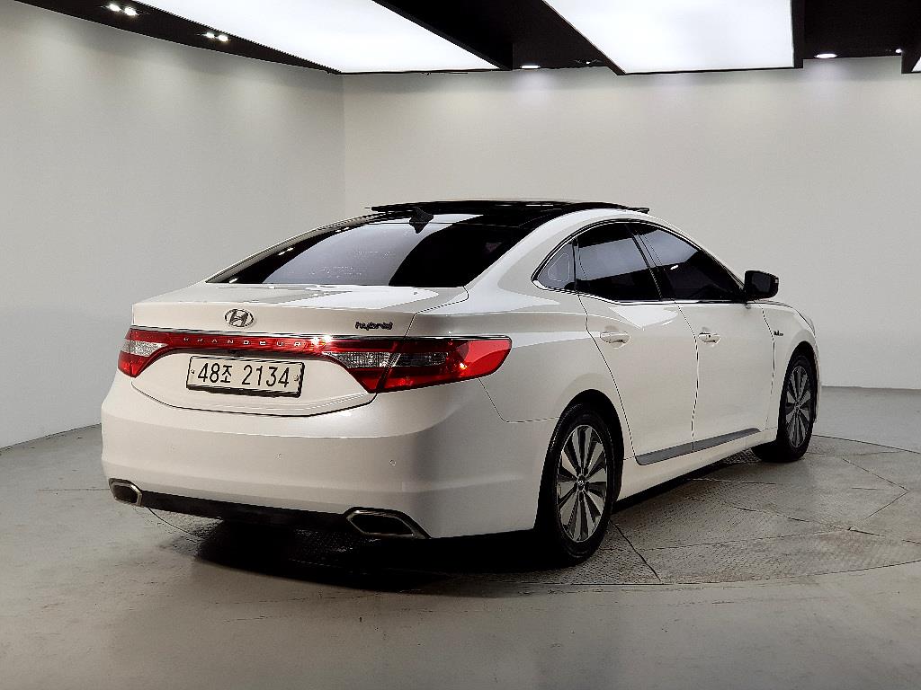 HYUNDAI Grandeur - Vista 4