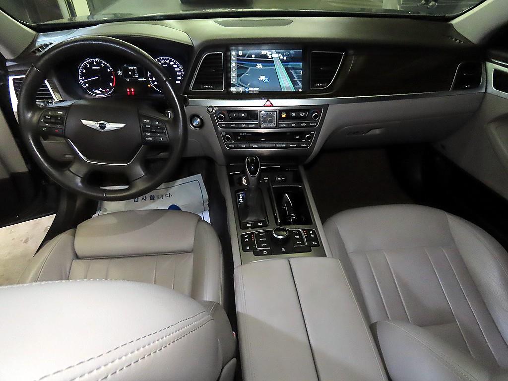 HYUNDAI Genesis - Vista 10